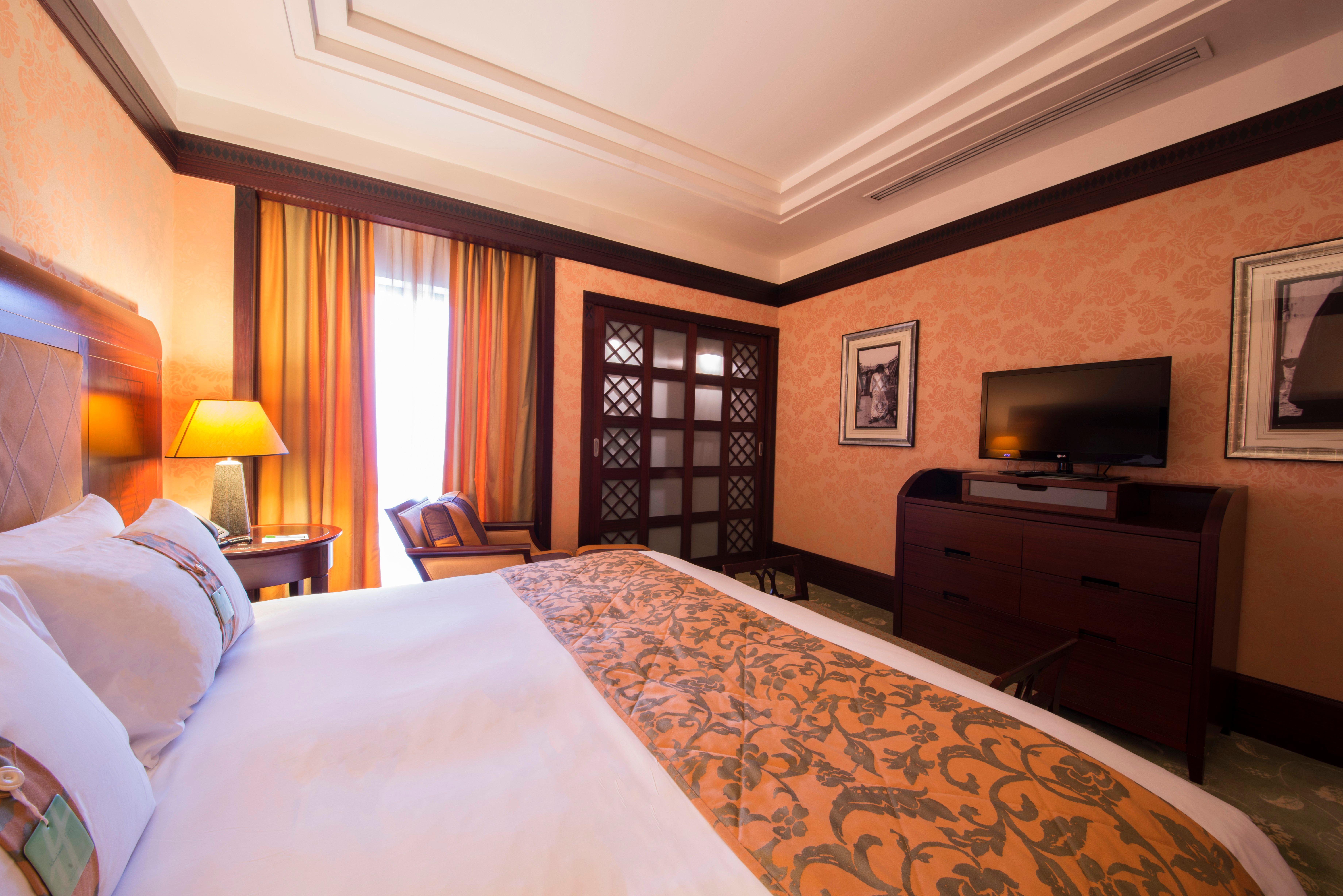 Holiday Inn - Suites Kuwait Salmiya By Ihg Koeweit Buitenkant foto