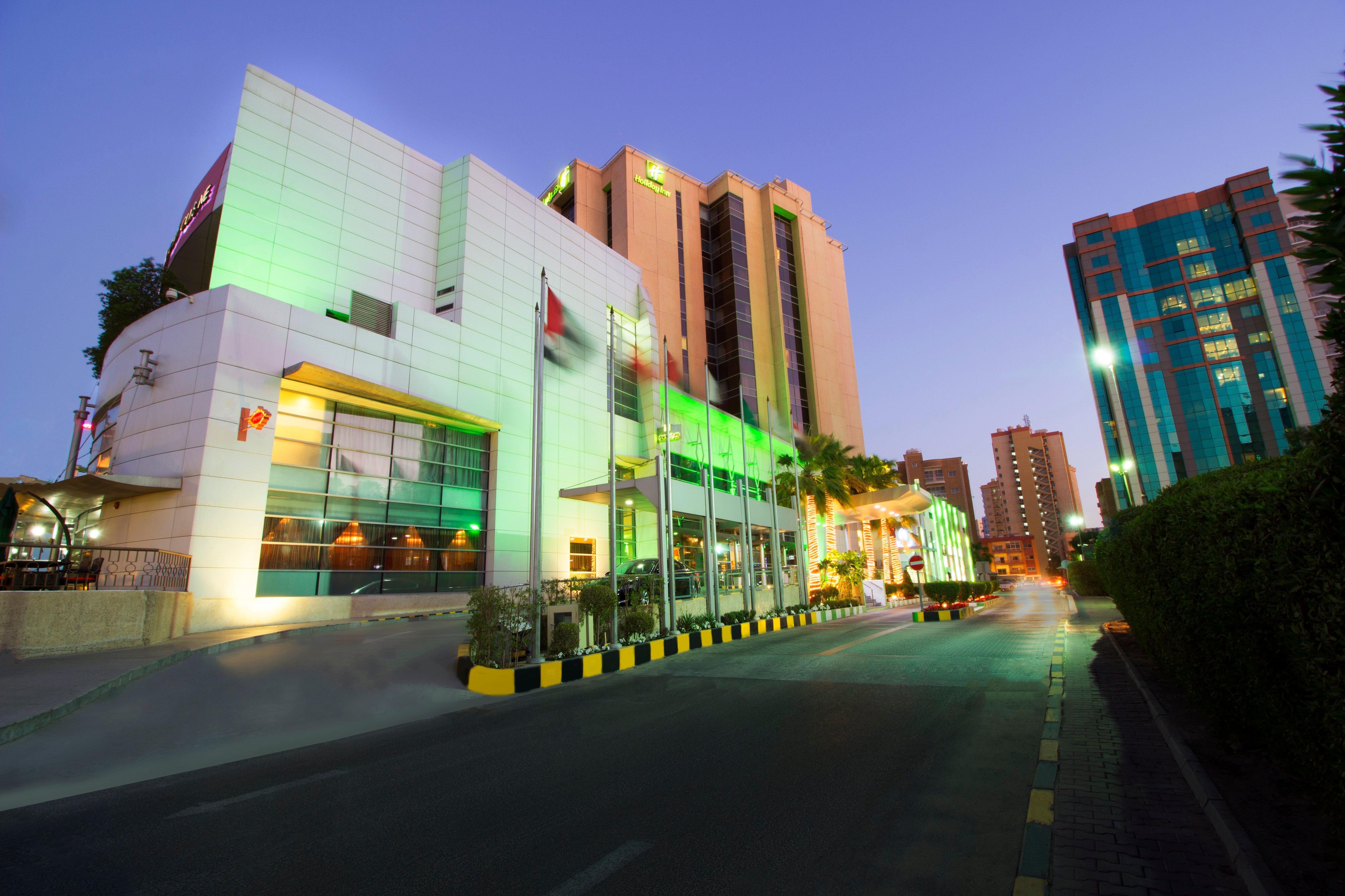 Holiday Inn - Suites Kuwait Salmiya By Ihg Koeweit Buitenkant foto
