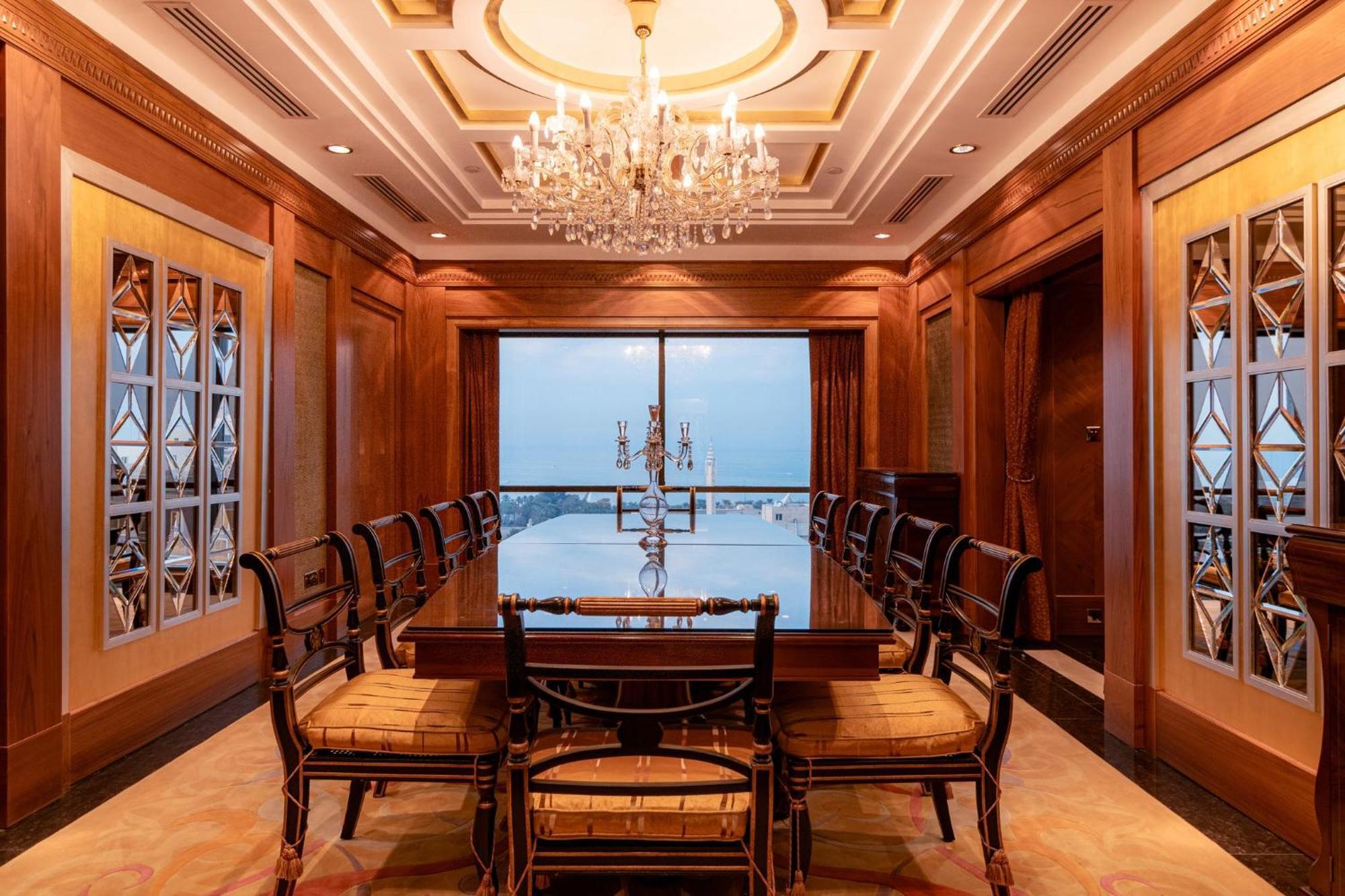 Holiday Inn - Suites Kuwait Salmiya By Ihg Koeweit Buitenkant foto