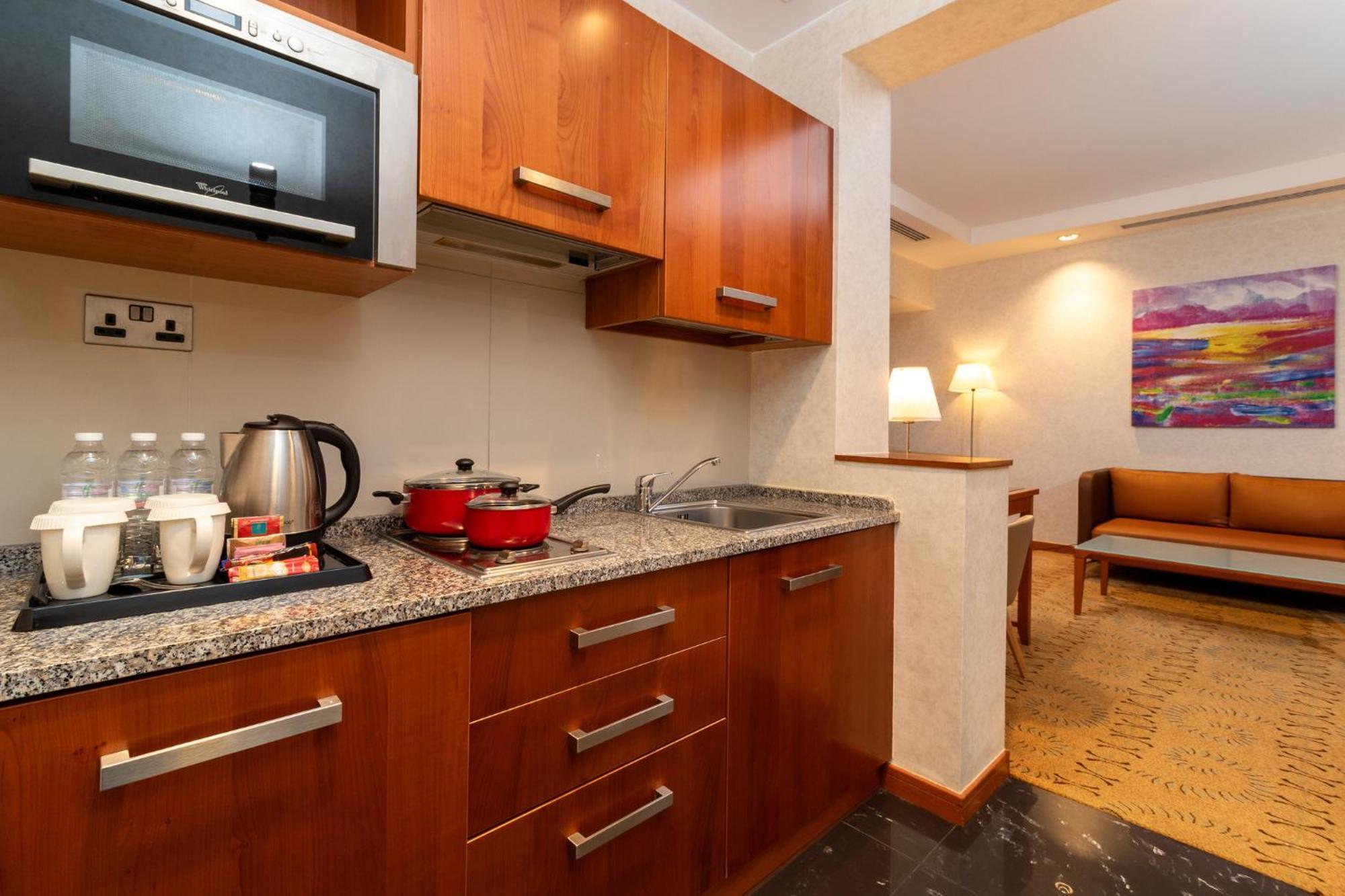 Holiday Inn - Suites Kuwait Salmiya By Ihg Koeweit Buitenkant foto