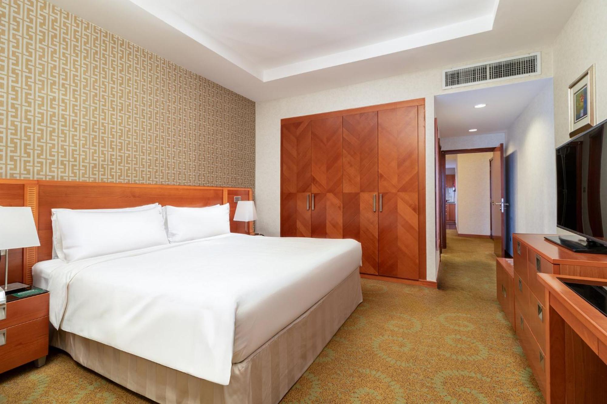 Holiday Inn - Suites Kuwait Salmiya By Ihg Koeweit Buitenkant foto